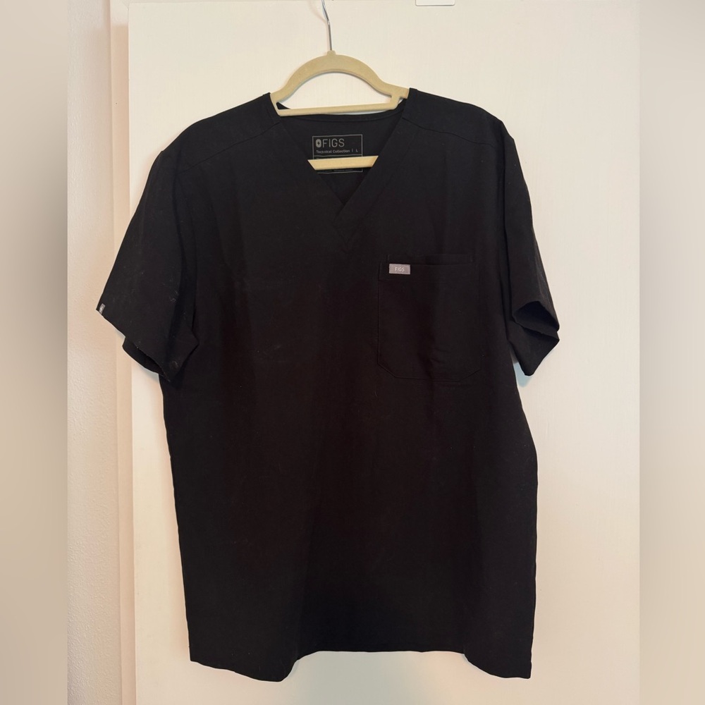 Figs Men’s Large Black Scrub Top